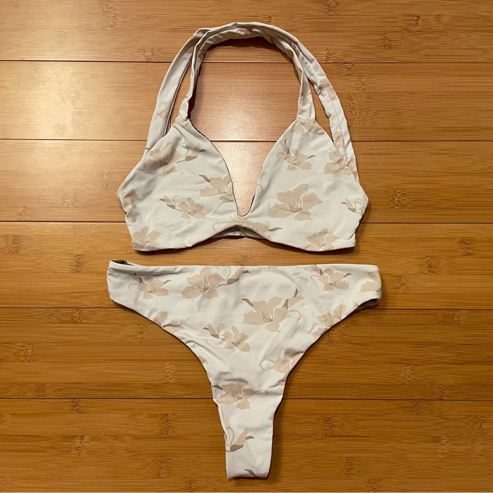 Acacia cabarete top, brazil bottom in washed aloha, both small